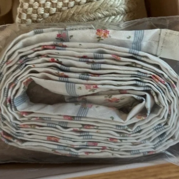 NWT Margaux Espadrilles US 10 - New in Box, Never Worn - Picture 7 of 9